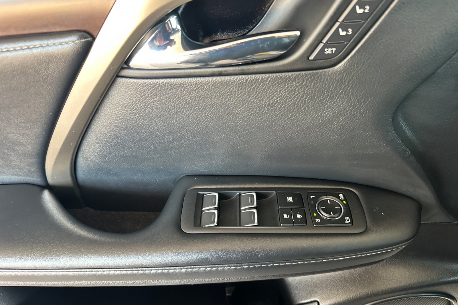 2022 Lexus RX 450h AWD photo 8