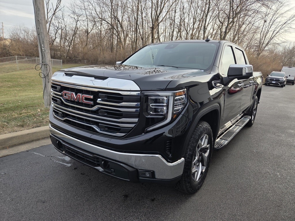 2023 GMC Sierra 1500 SLT's photo