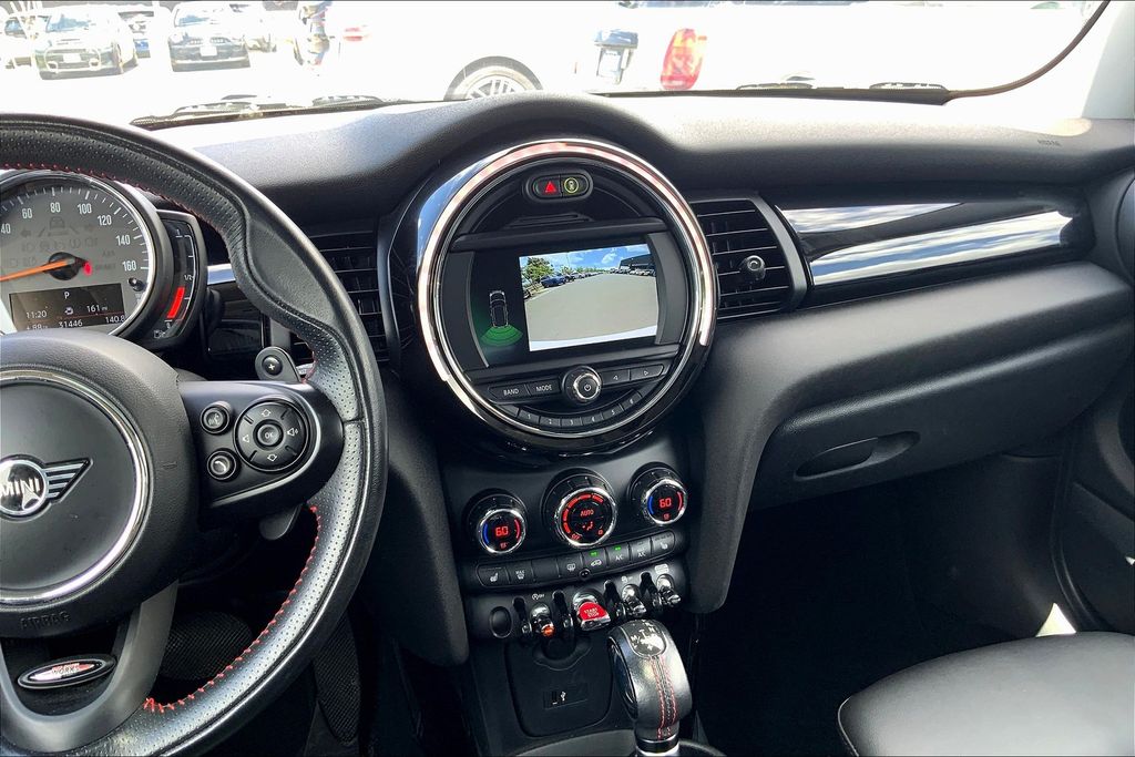 Image of Pre-Owned 2019 MINI Cooper S Signature