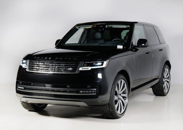 2025 Land Rover Range Rover SE's photo