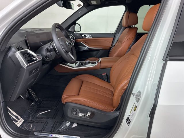 New 2025 White BMW M60i image 3
