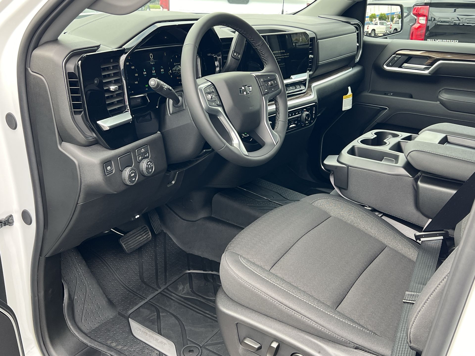 2026 Chevrolet Silverado 1500 RST photo 3