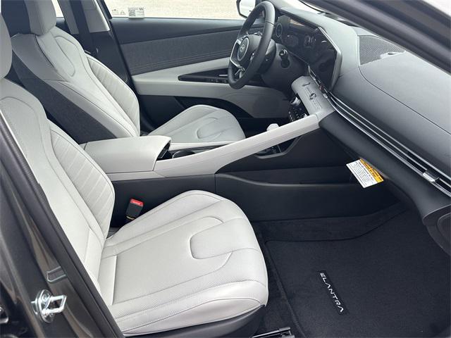 2025 Hyundai Elantra Hybrid Limited photo 13