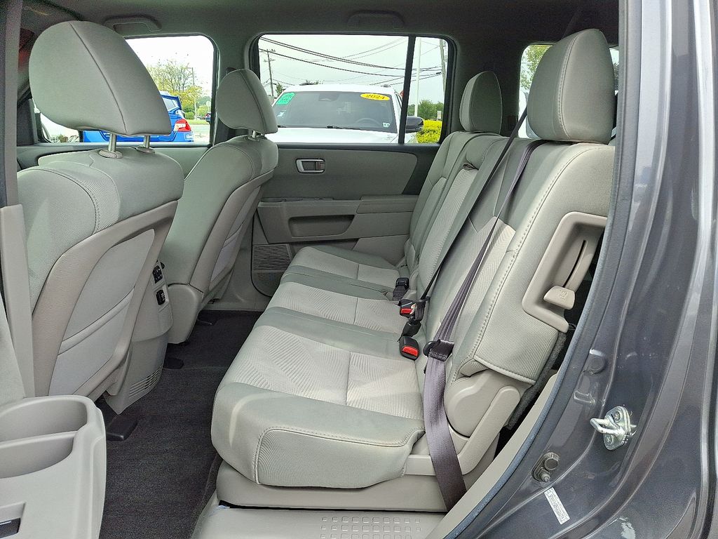 2012 Honda Pilot LX photo 9