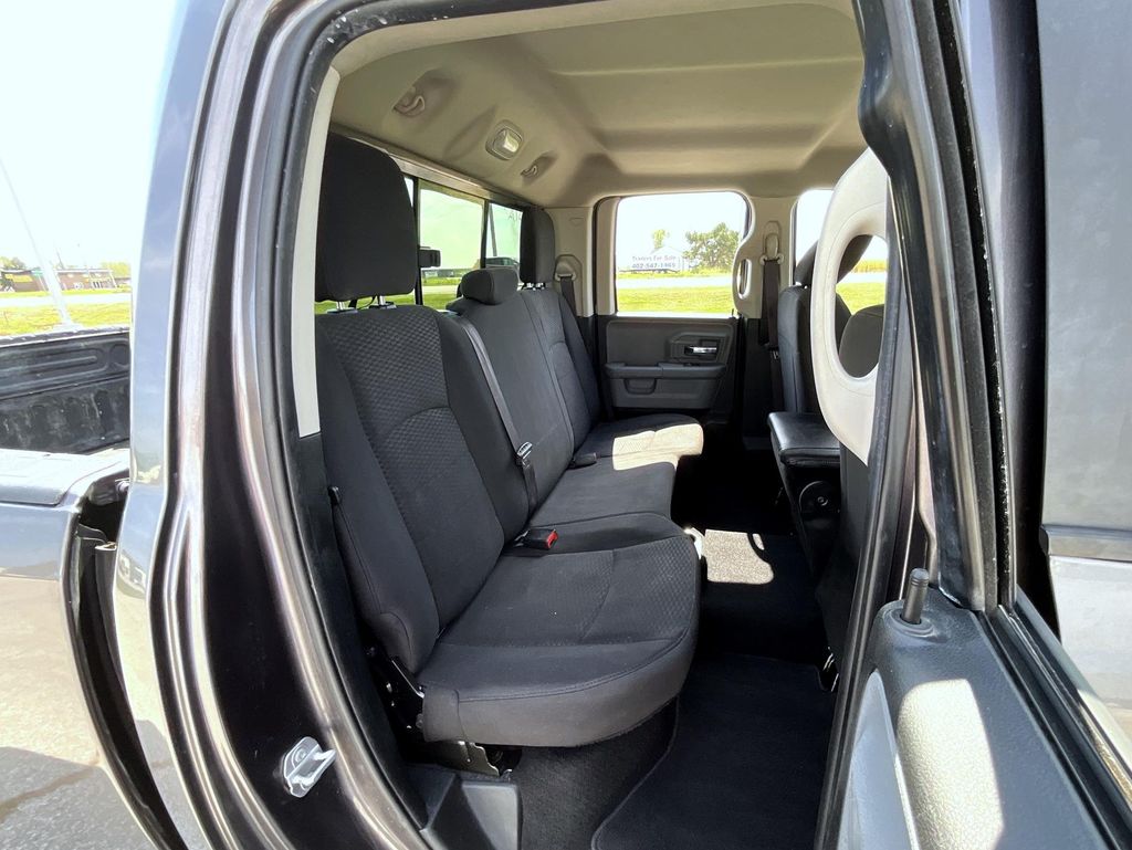 2019 Ram 1500 Classic Warlock photo 19