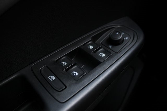 2024 Volkswagen Taos SE photo 12