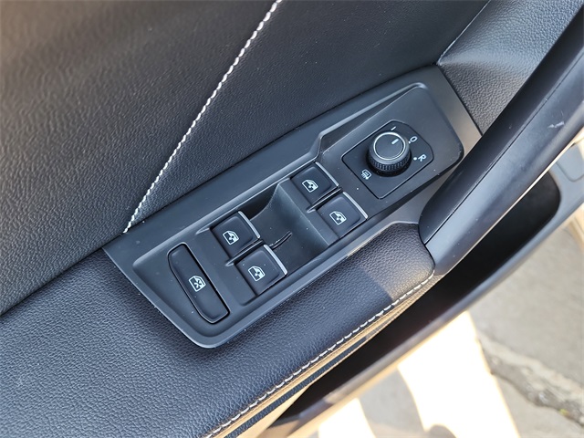 2024 Volkswagen Tiguan SE Wolfsburg Edition photo 9
