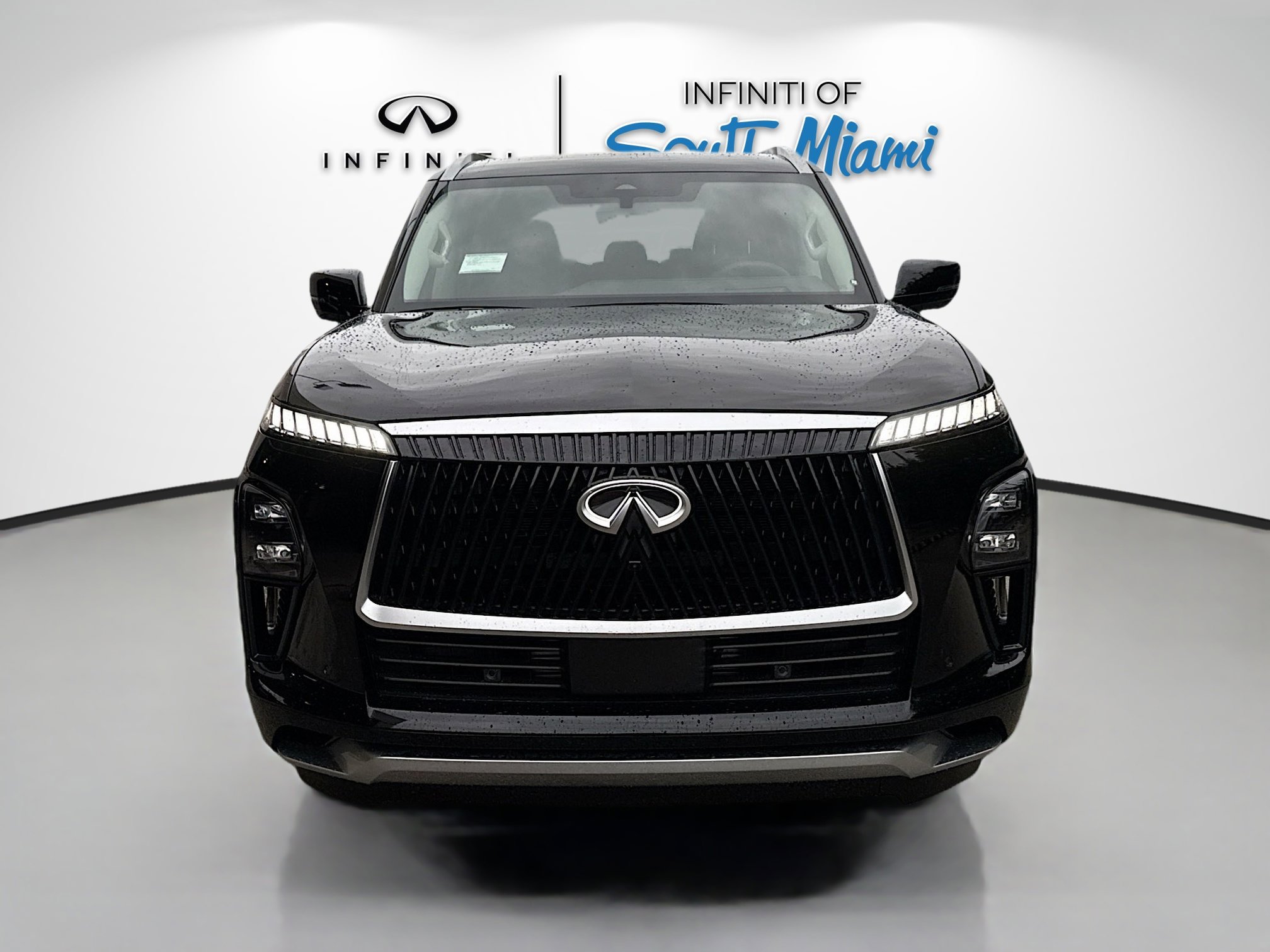 2026 Infiniti QX80 Luxe photo 2