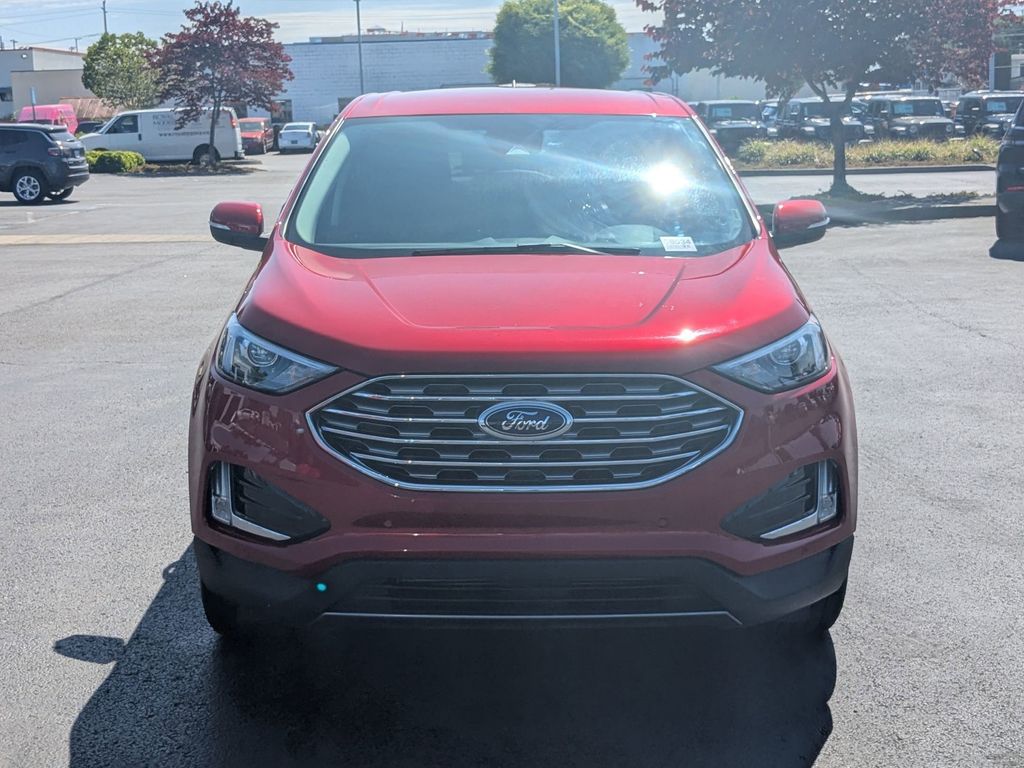 2024 Ford Edge Titanium photo 9