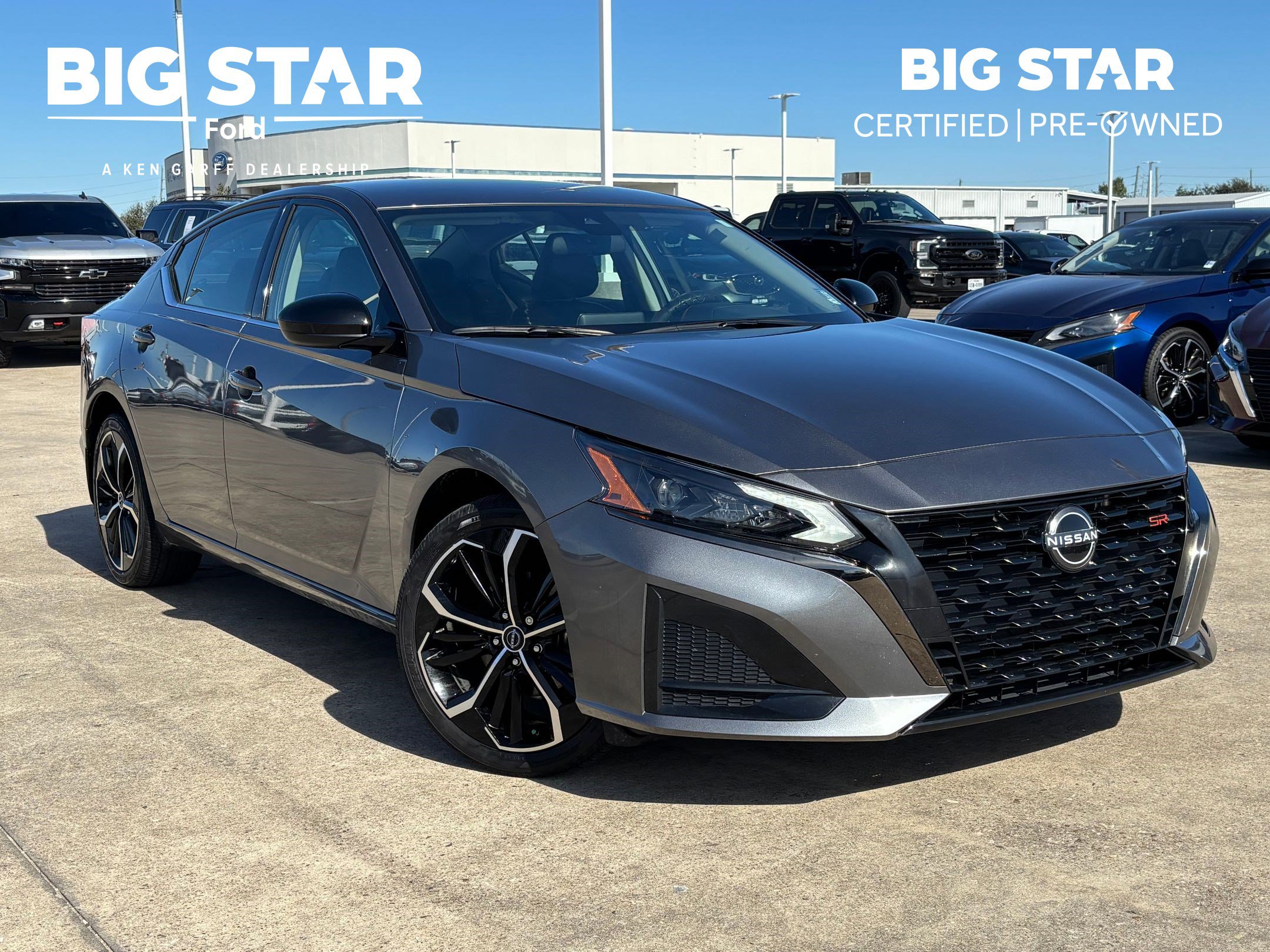 2024 Nissan Altima SR's photo