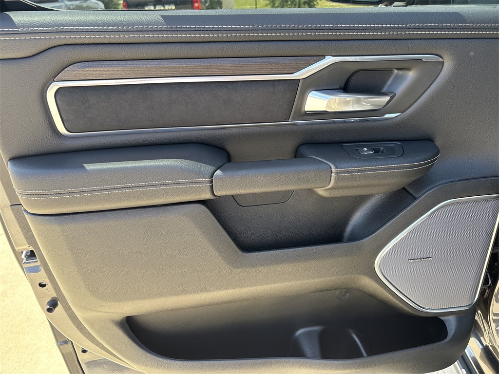 2025 Ram 1500 Laramie photo 16