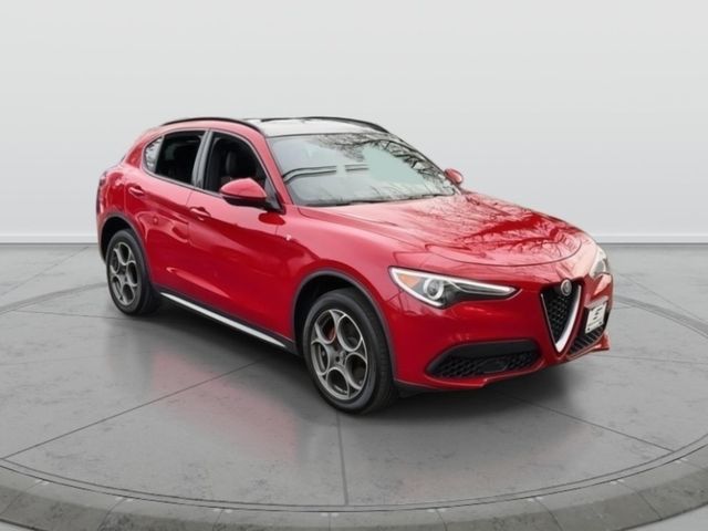 2022 Alfa Romeo Stelvio Ti's photo