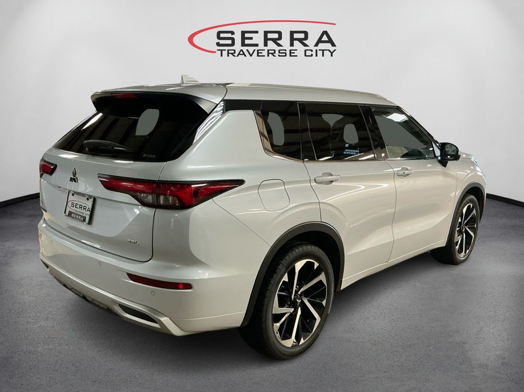 2024 Mitsubishi Outlander SEL photo 5