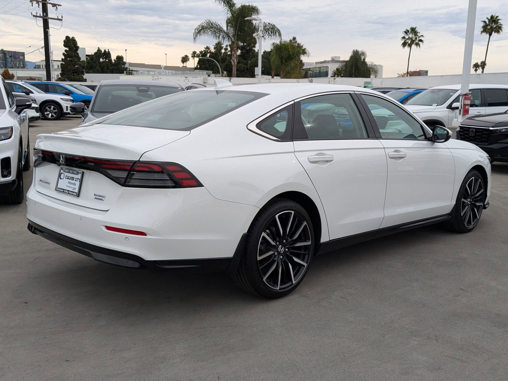 2025 Honda Accord Hybrid Touring photo 3