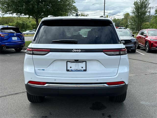 2023 Jeep Cherokee 4xe photo 2