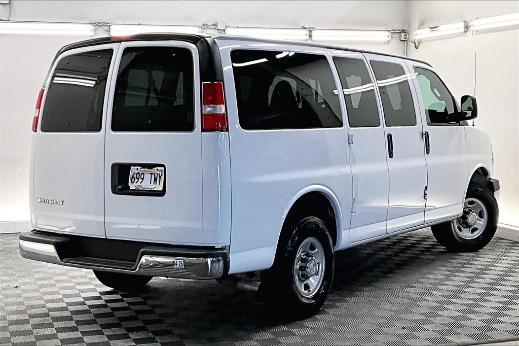 2020 Chevrolet Express 2500 LT photo 11