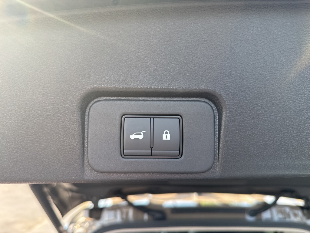 2026 Nissan Rogue SV photo 4