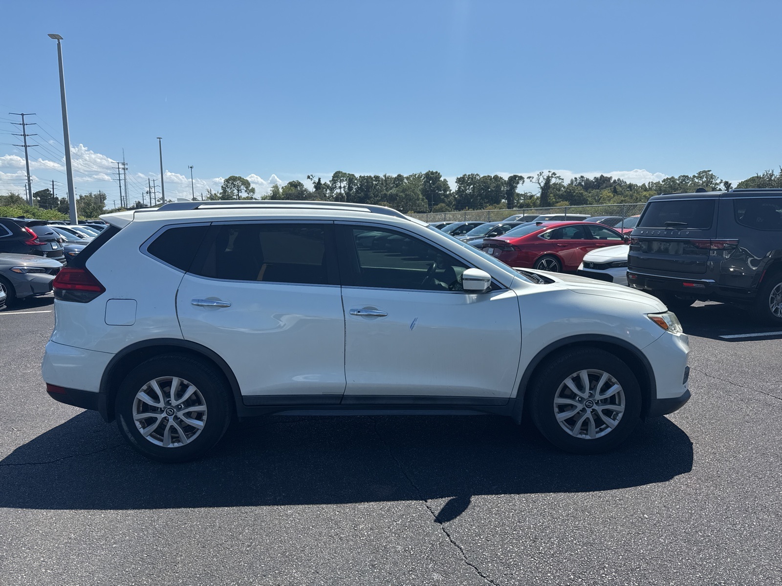 2017 Nissan Rogue SV photo 7