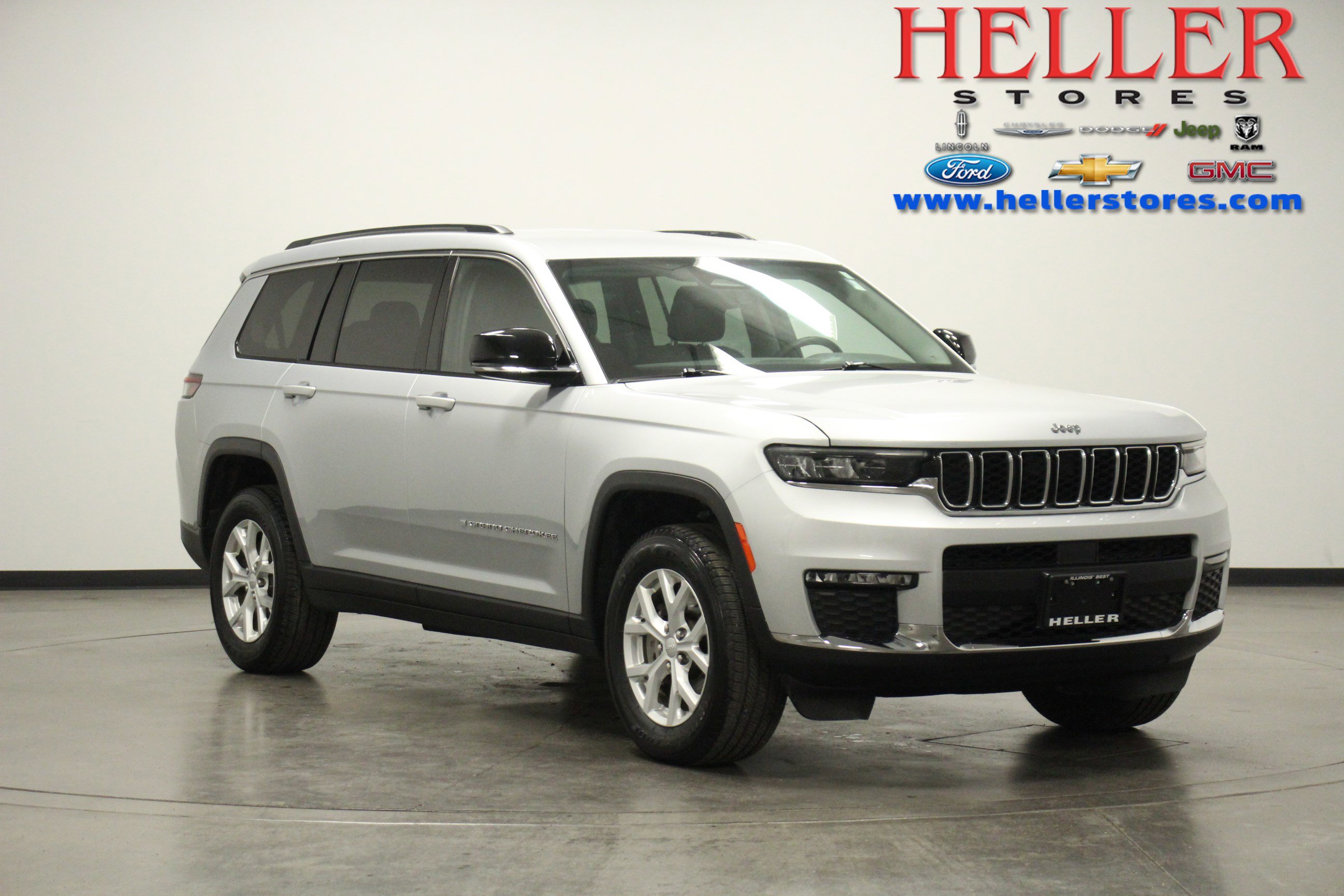 Used 2023 Silver Zynith Jeep Limited image 1