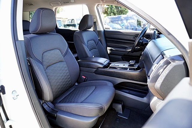 2023 Nissan Pathfinder SV photo 11