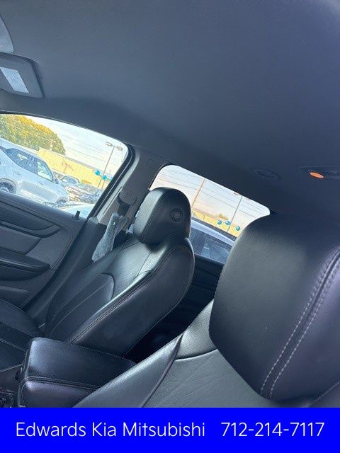2017 Chevrolet Traverse 2LT photo 3