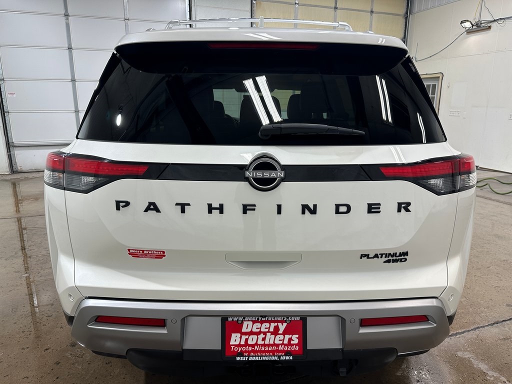 2023 Nissan Pathfinder Platinum photo 5
