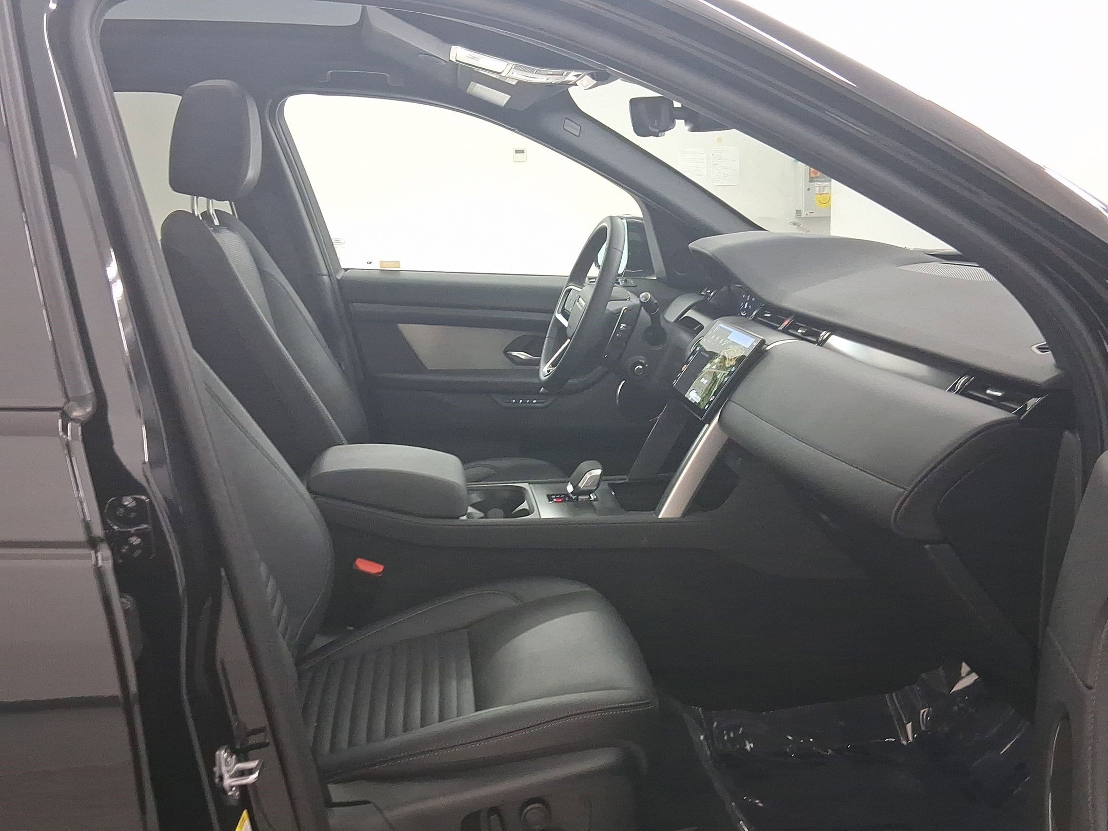 2025 Land Rover Discovery Sport Dynamic SE photo 31