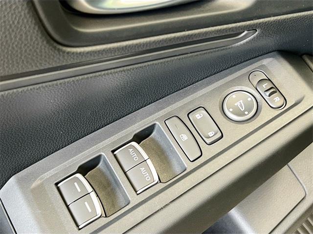 2025 Honda Accord LX photo 19
