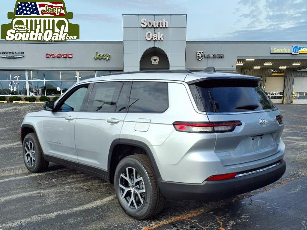 2025 Jeep Grand Cherokee Limited photo 3