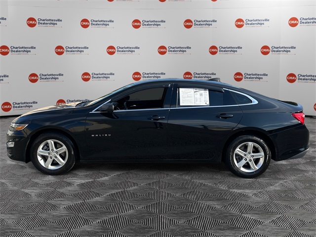 2022 Chevrolet Malibu LS photo 2