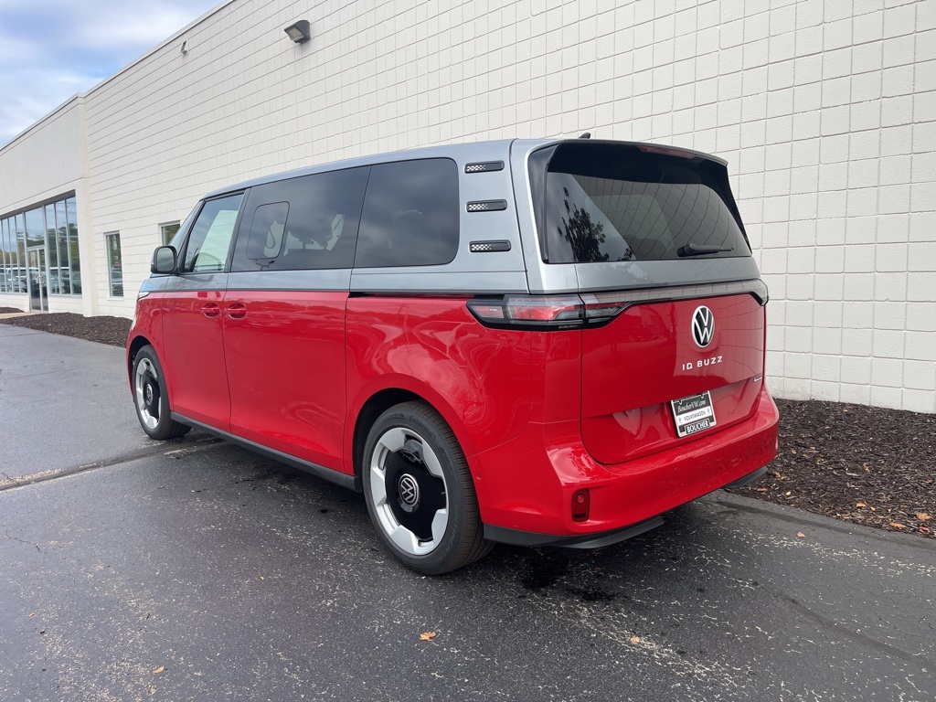 2025 Volkswagen ID. Buzz Pro Plus photo 3