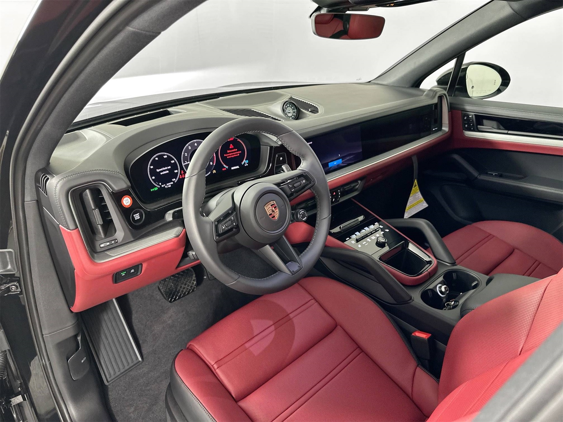 2026 Porsche Cayenne Base photo 4