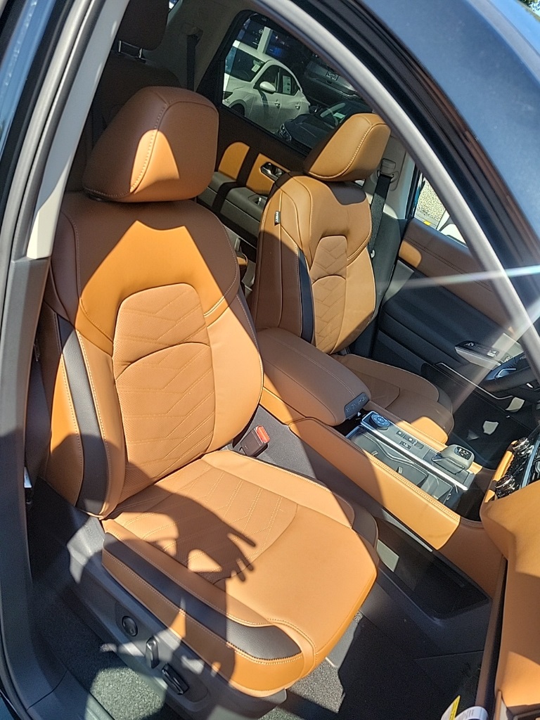 2025 Nissan Pathfinder Platinum photo 29