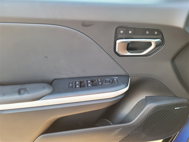 2025 Kia K4 GT-Line photo 12