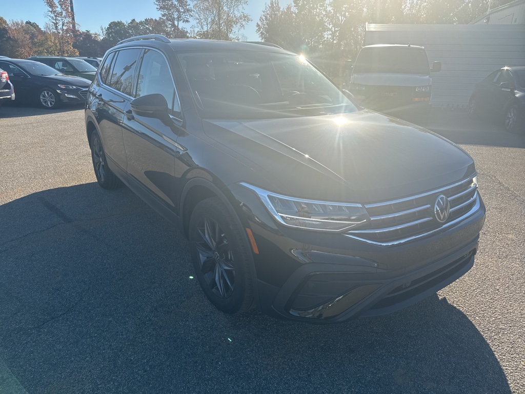 2023 Volkswagen Tiguan SE photo 4