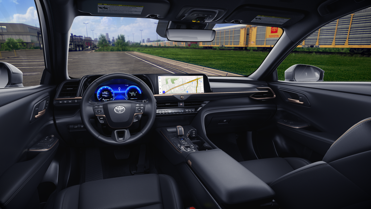 2025 Toyota Crown Signia XLE photo 14