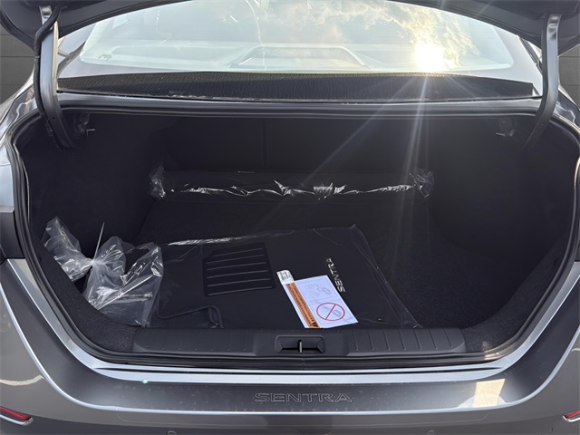 2025 Nissan Sentra SV photo 27