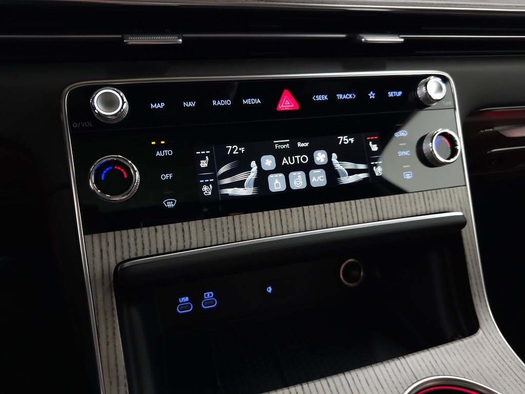 2025 Genesis GV80 3.5T Prestige AWD photo 24