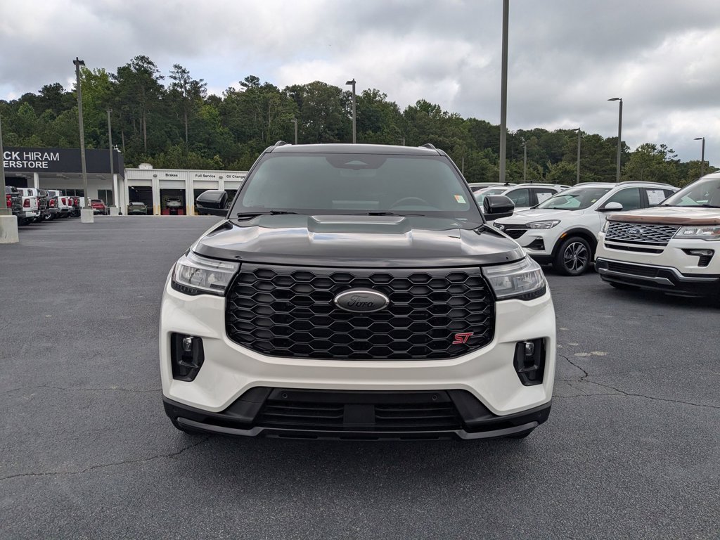 2025 Ford Explorer ST photo 2