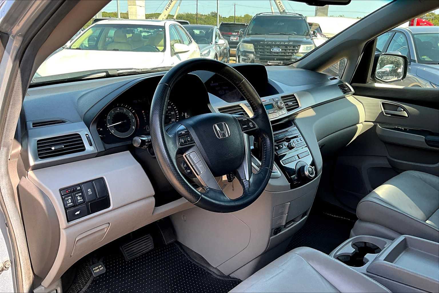 2012 Honda Odyssey EX-L photo 16