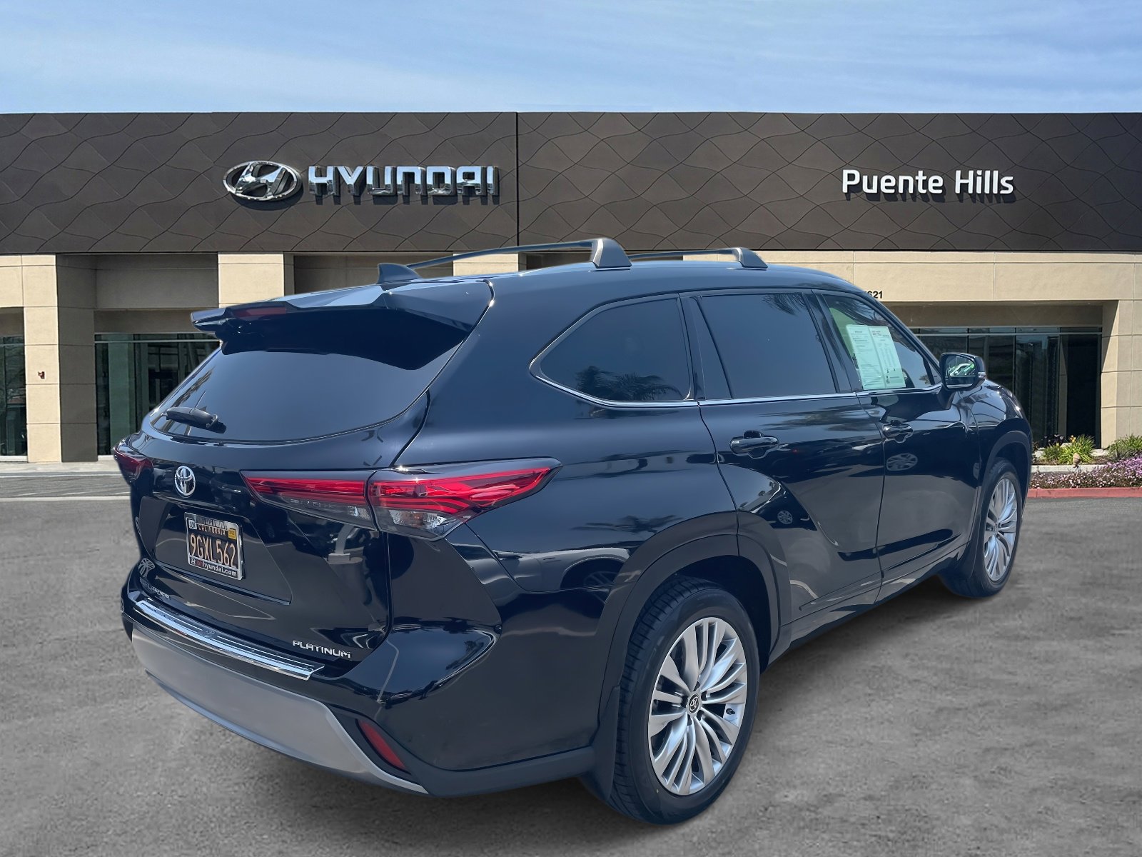 2023 Toyota Highlander Platinum photo 4
