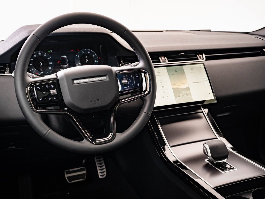 2026 Land Rover Range Rover Evoque Dynamic SE photo 4
