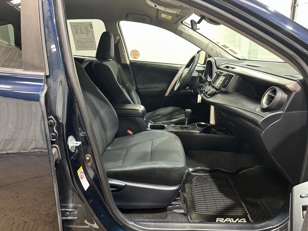 2018 Toyota RAV4 LE photo 19