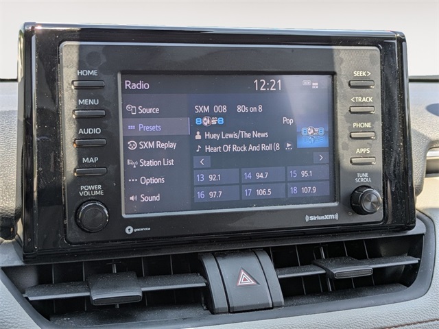 2020 Toyota RAV4 XLE photo 17