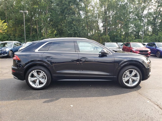 2020 Audi Q8 55 Premium Plus photo 3