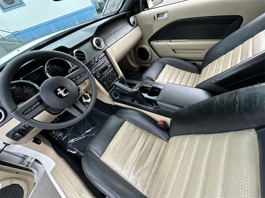2008 Ford Mustang GT Premium photo 28