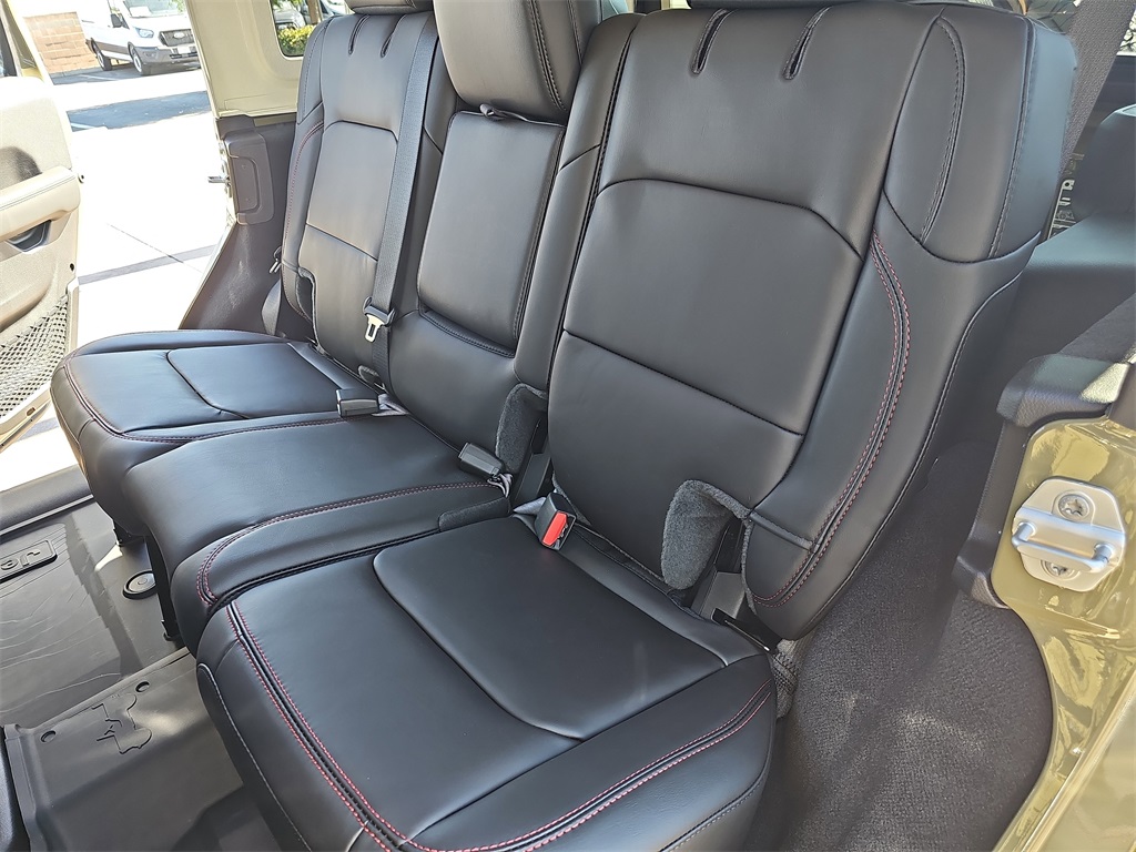 2025 Jeep Wrangler Rubicon photo 13
