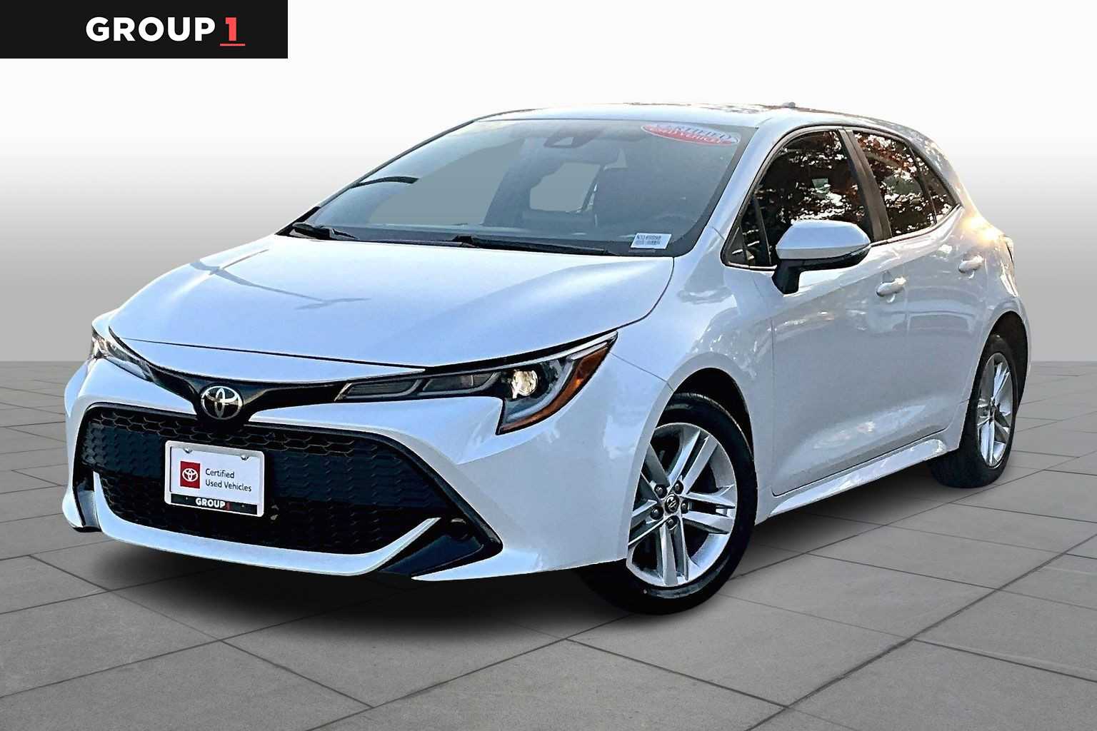 2022 Toyota Corolla Hatchback SE's photo