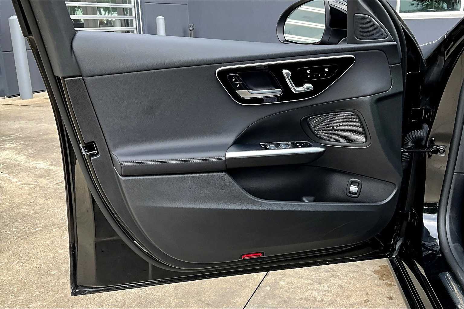 2025 Mercedes Benz C 300 photo 18