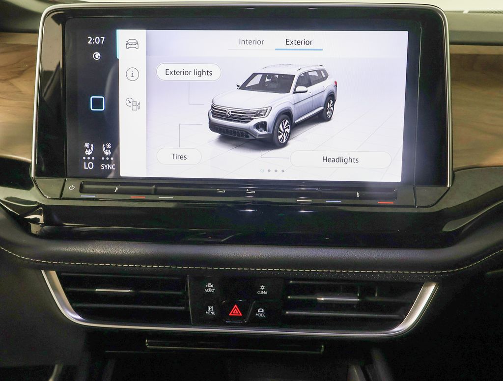 2024 Volkswagen Atlas SE Technology photo 11
